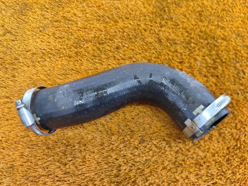 Патрубок интеркулера