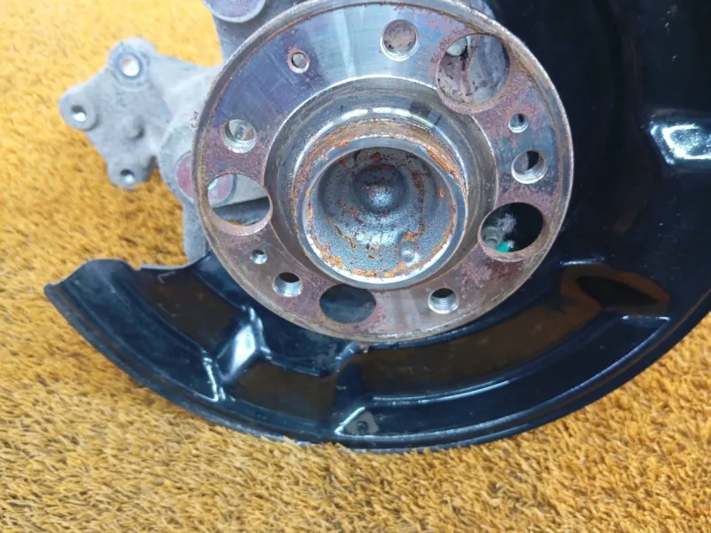 Кулак поворотный