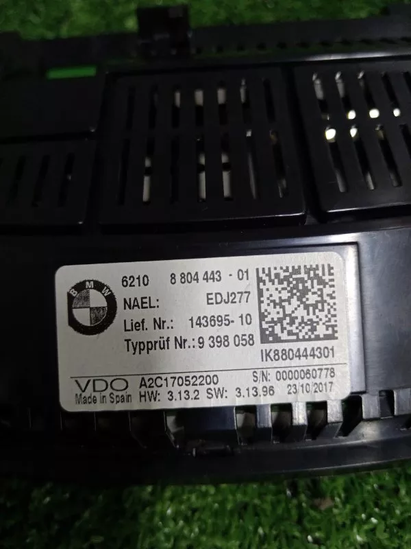 Панель приборов