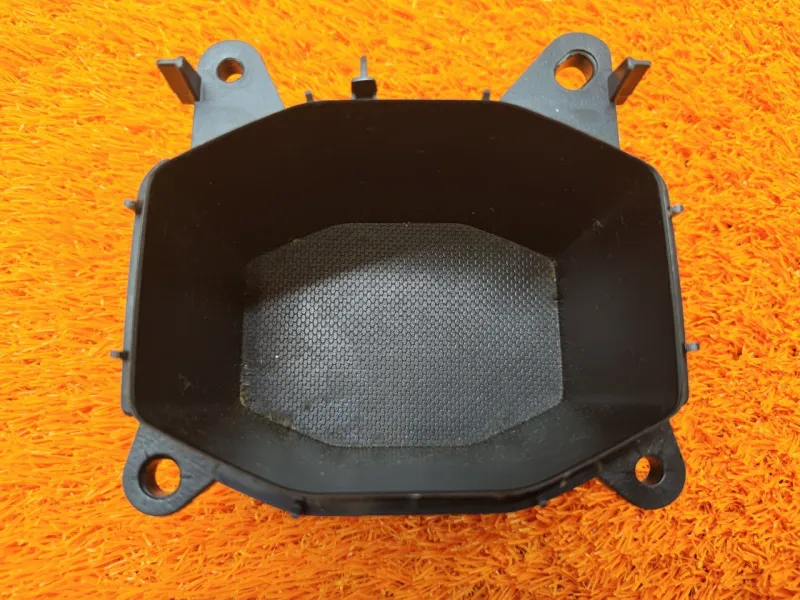 Лоток центральной консоли