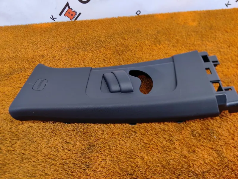 Обшивка центральной стойки