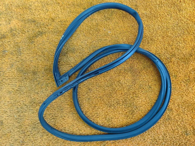 Уплотнитель двери