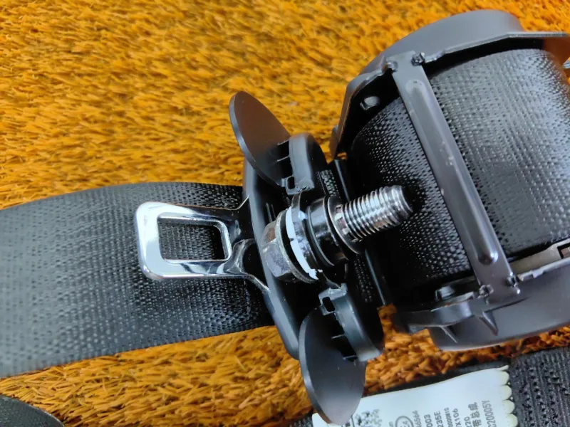 Ремень безопасности