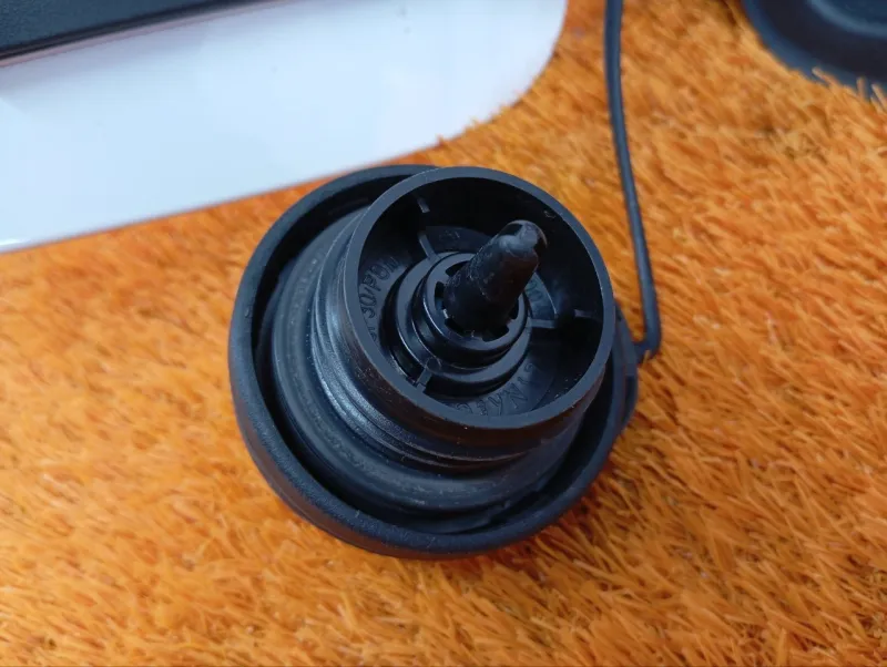 Лючок Бензобака