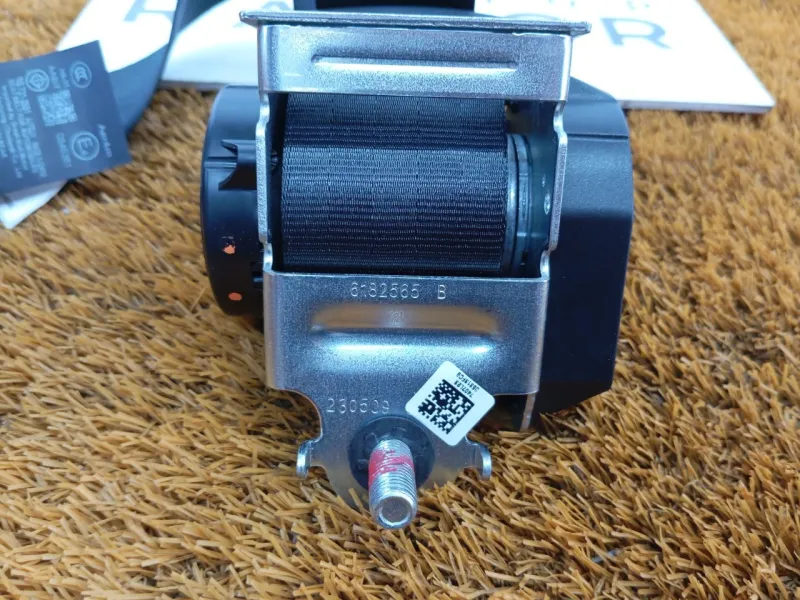 Ремень безопасности