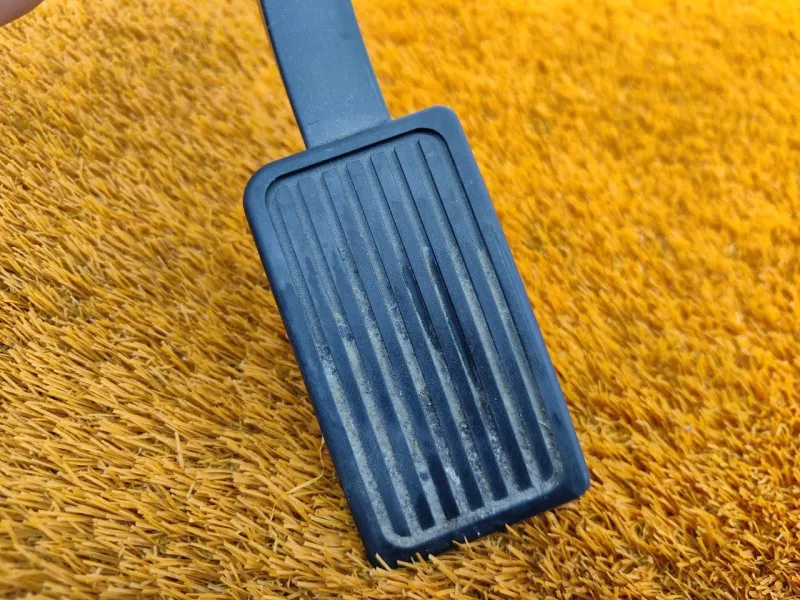 Педаль газа