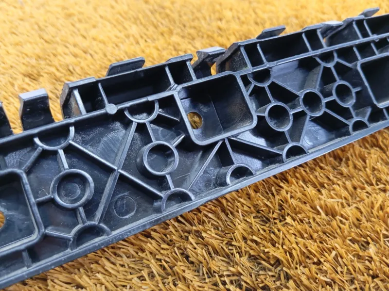 Крепление бампера