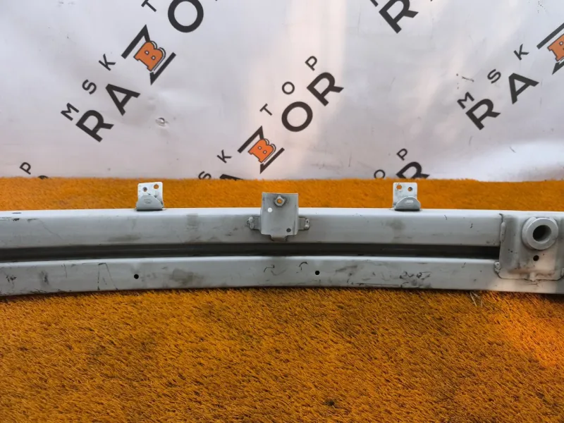 Усилитель бампера