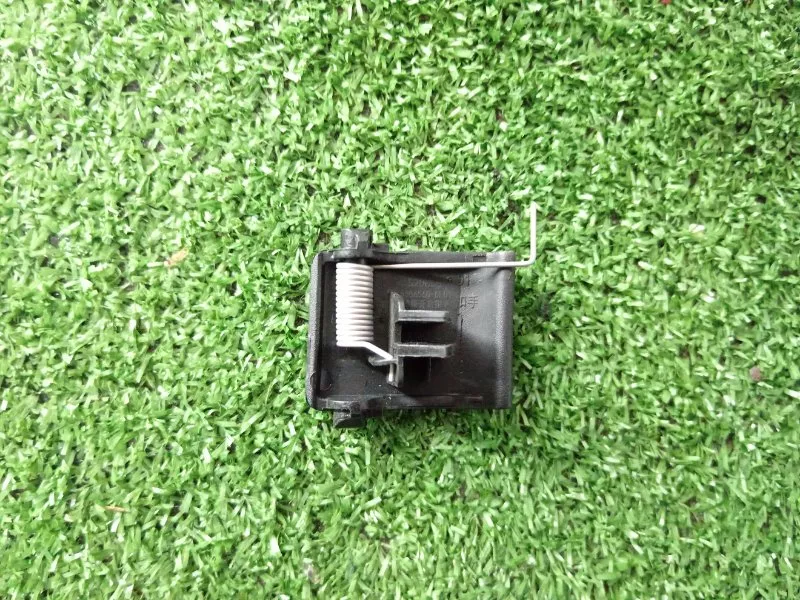 Кнопка открывания бензобака