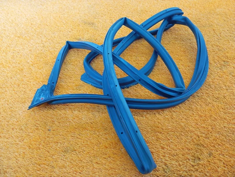 Уплотнитель двери