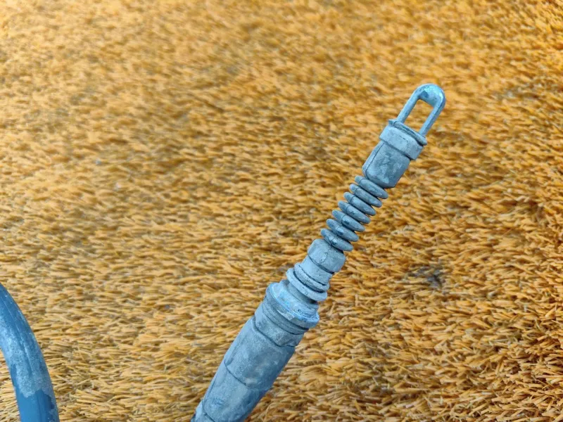 Трос стояночного тормоза