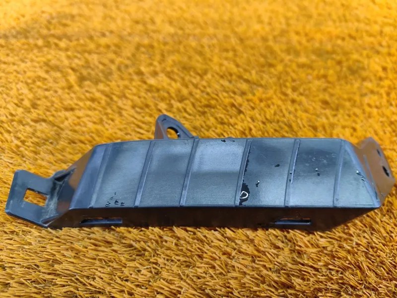 Кронштейн бампера