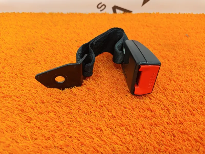 Ответная часть ремня безопасности