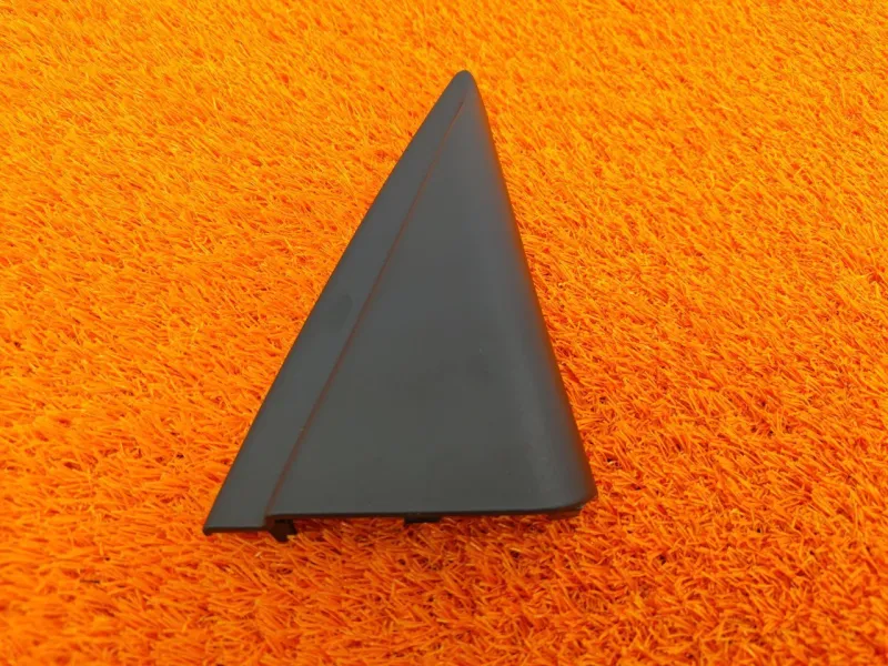 Уголок двери