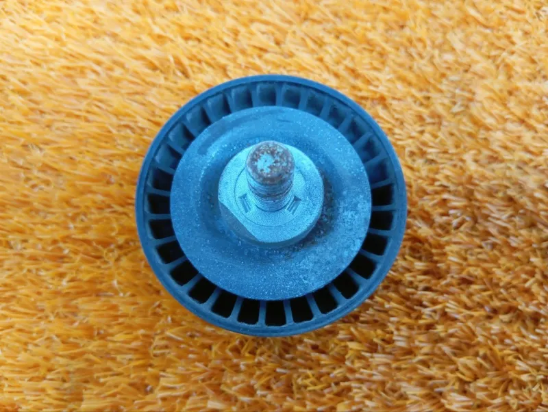 Ролик обводной навесного оборудования