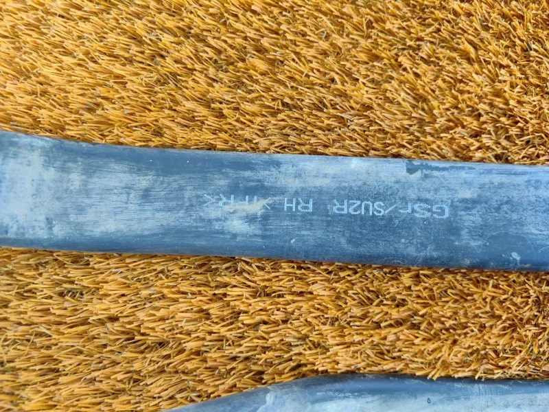 Крепление топливного бака