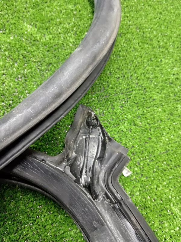 Уплотнитель двери