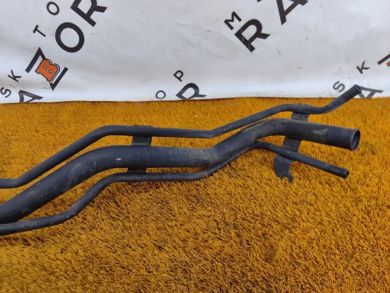 Горловина топливного бака