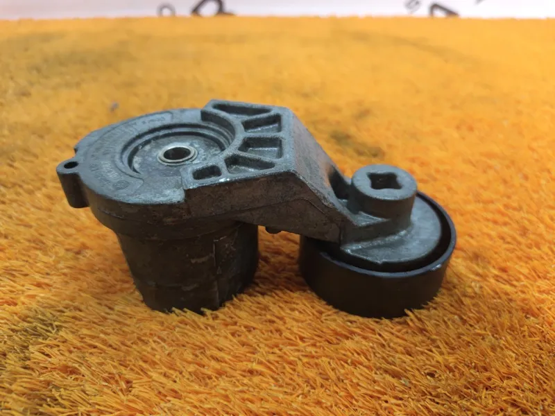 Ролик натяжной навесного оборудования