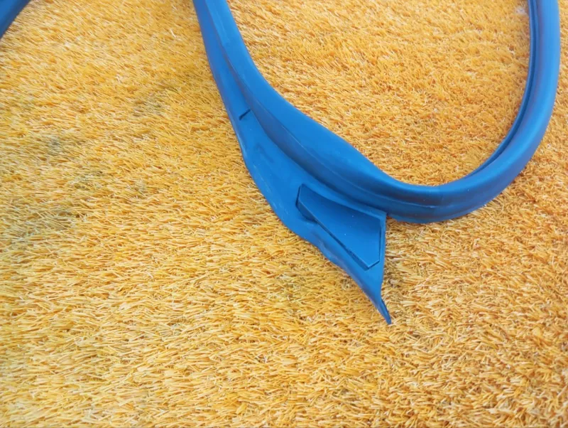 Уплотнитель двери