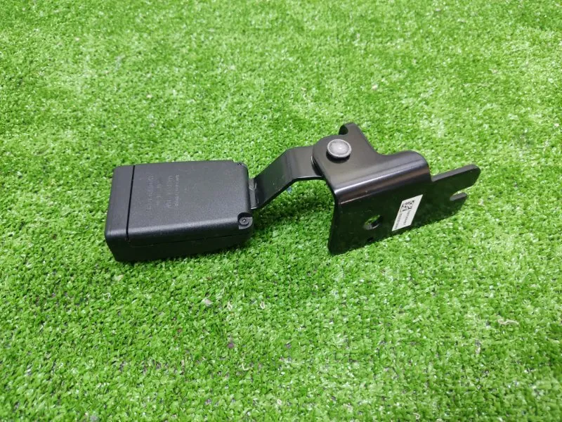 Ответная часть ремня безопасности