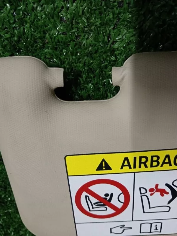 Козырек солнцезащитный