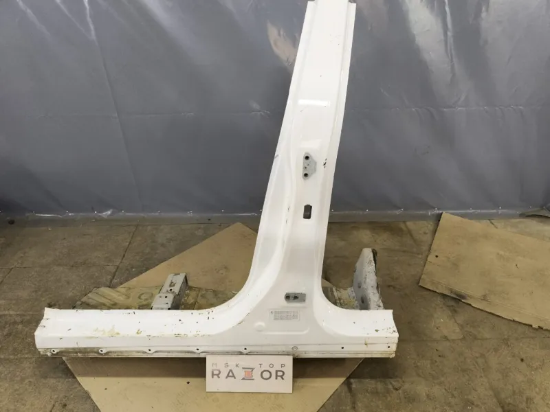 Порог с центральной стойкой