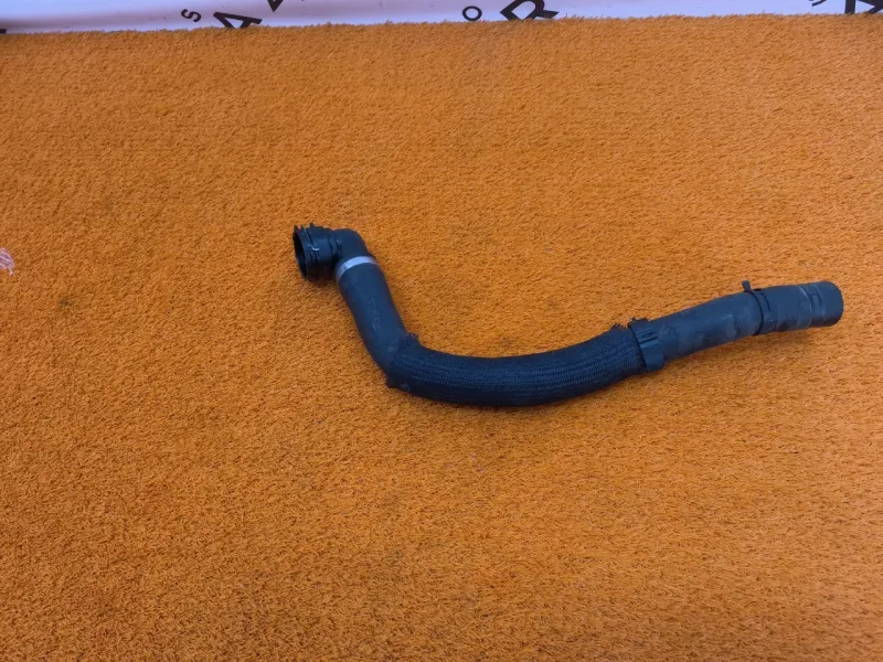 Патрубок радиатора