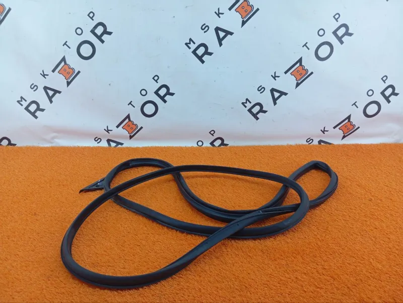 Уплотнитель двери