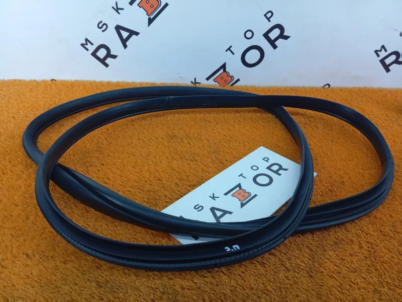 Уплотнитель проема двери