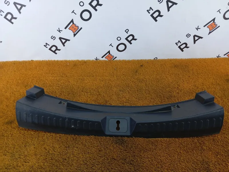 Накладка замка багажника