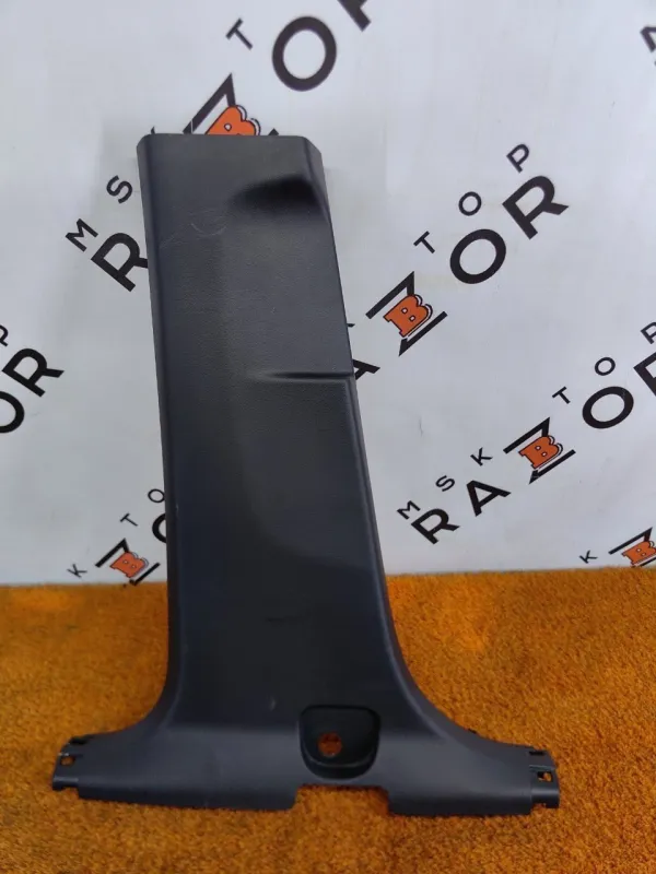 Обшивка центральной стойки