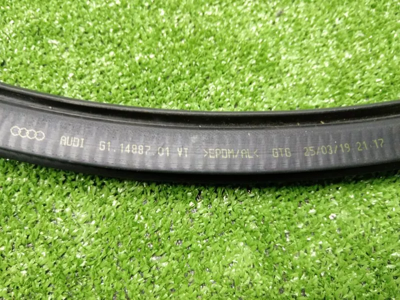 Уплотнитель двери