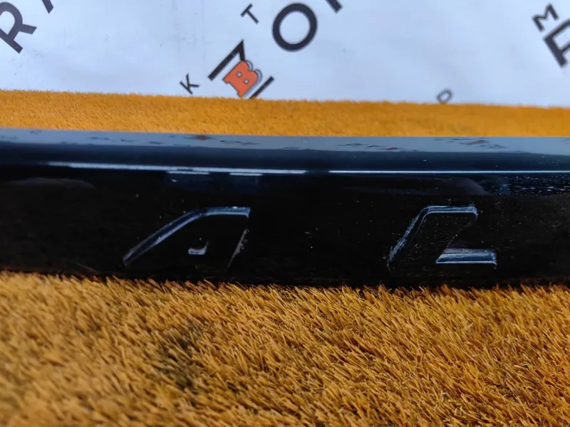 Накладка крышки багажника