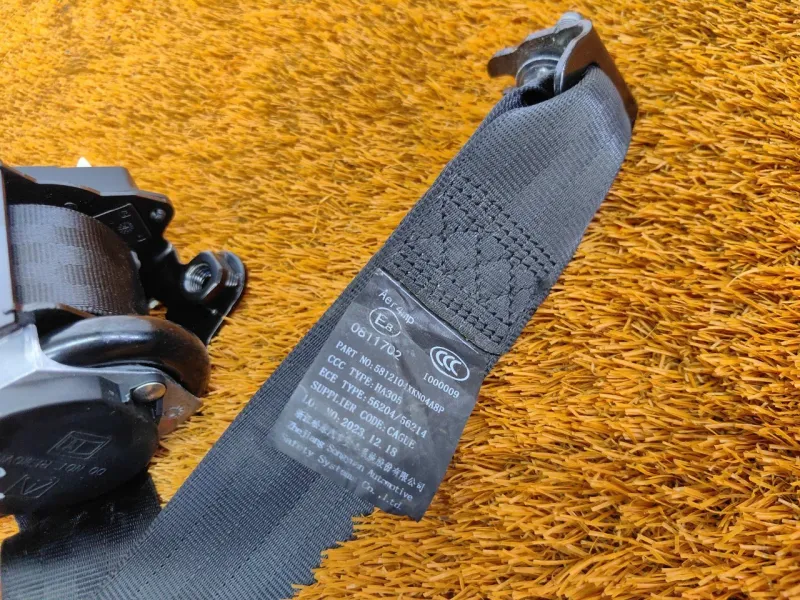 Ремень безопасности