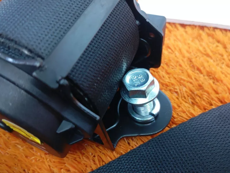 Ремень безопасности