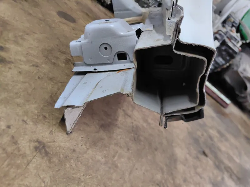 Порог с центральной стойкой