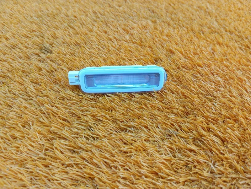 Плафон подсветки салона