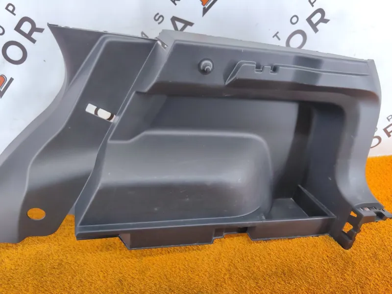 Обшивка багажника