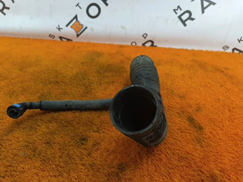 Патрубок воздушного фильтра