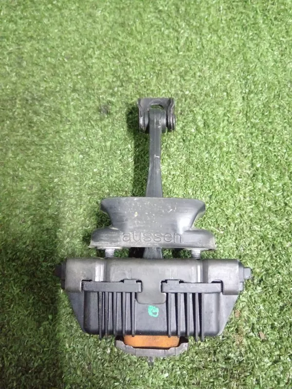 Ограничитель двери