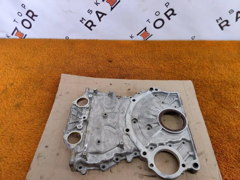 Крышка двигателя передняя