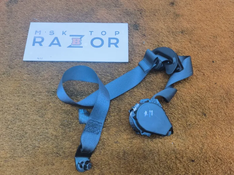 Ремень безопасности