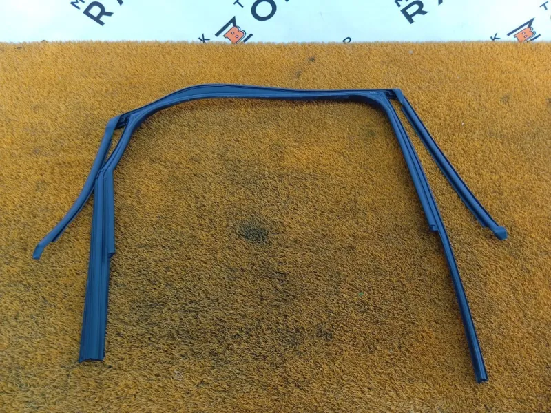 Уплотнитель стекла двери