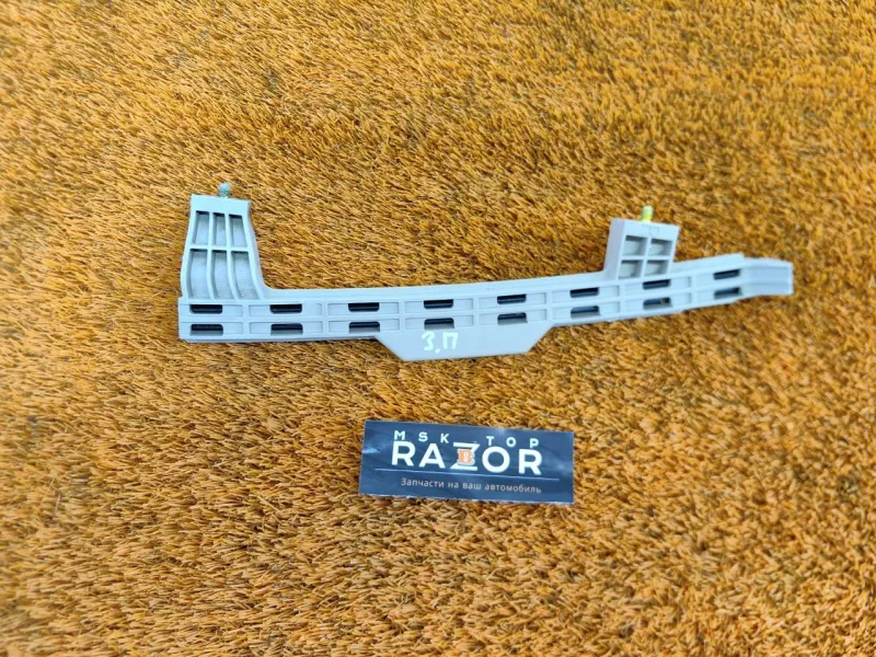 Направляющая стекла двери