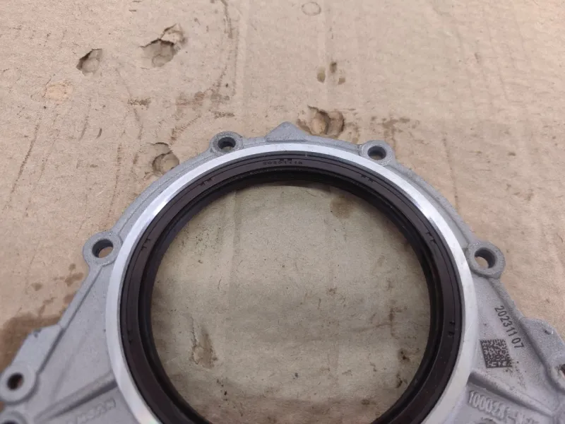 Крышка коленвала