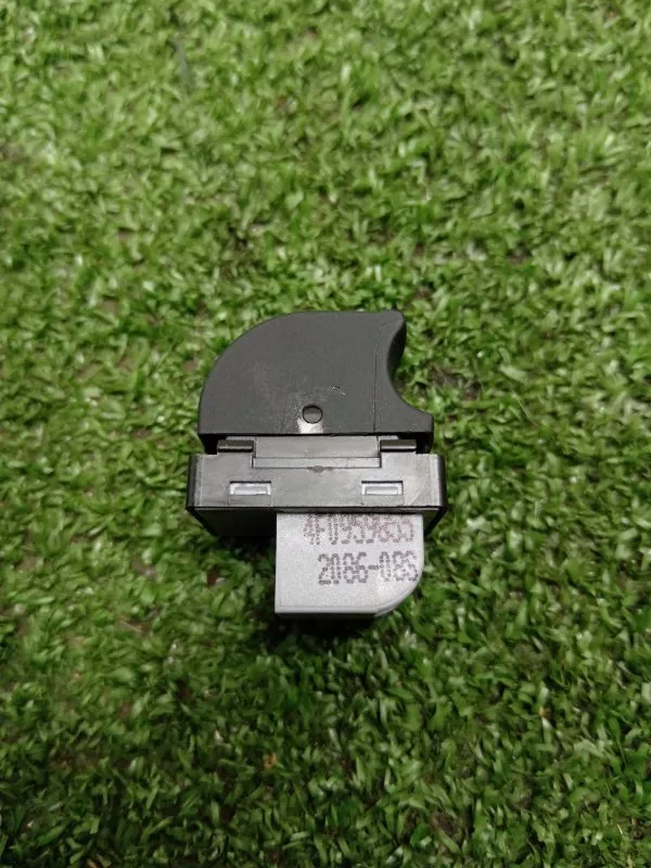 Кнопка стеклоподъемника