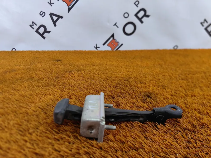 Ограничитель двери