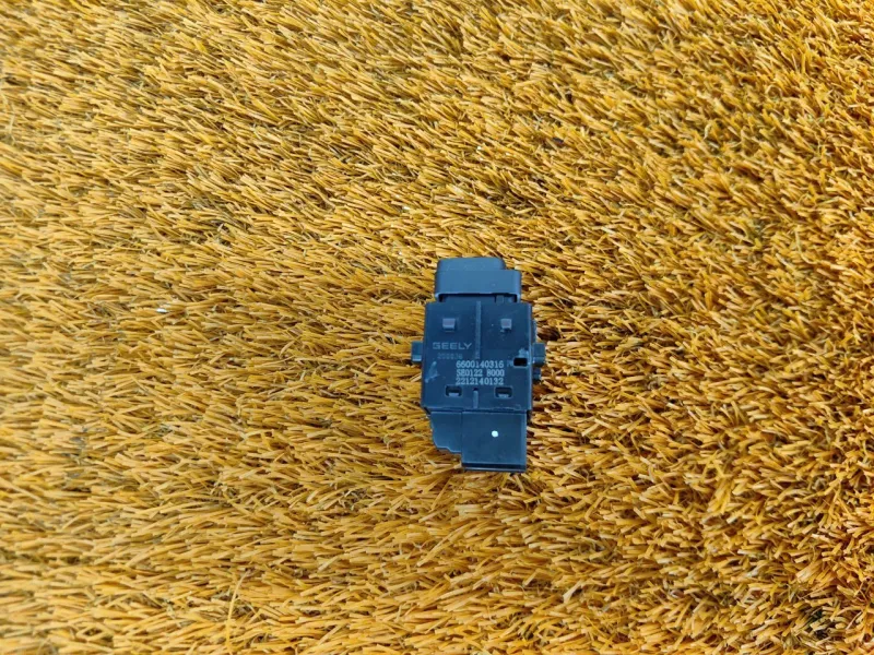 Кнопка обогрева сидений