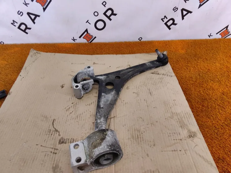 Рычаг подвески нижний